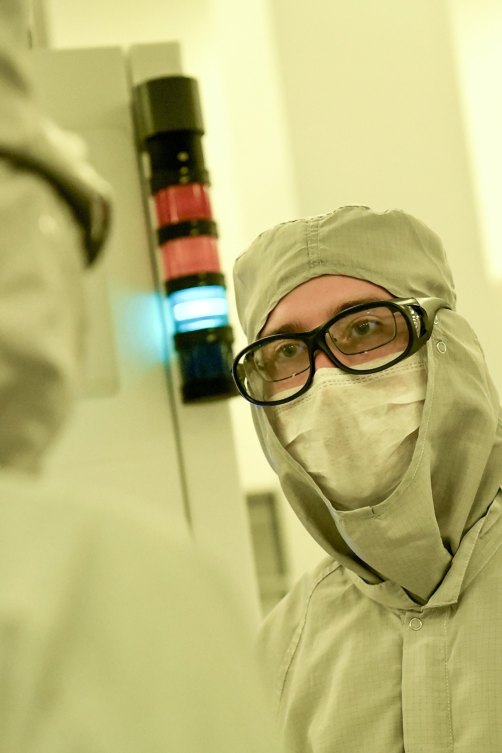 Chris Belfi, senior section manager, in the clean room at GlobalFoundries Fab 8. MUST CREDIT: Photo for The Washington Post by Cindy Schultz