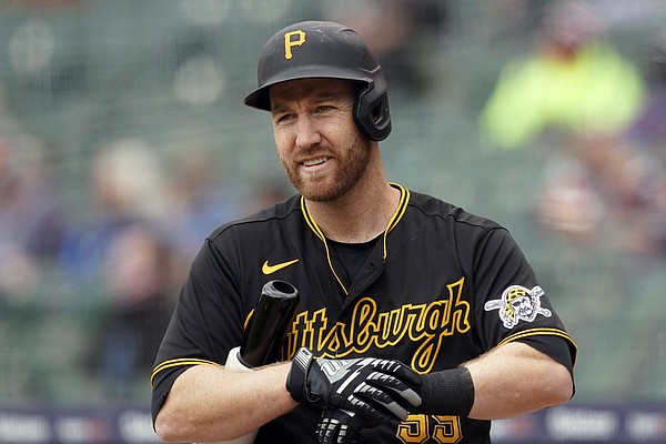 New York Mets' Todd Frazier hits a two-RBI single off Pittsburgh