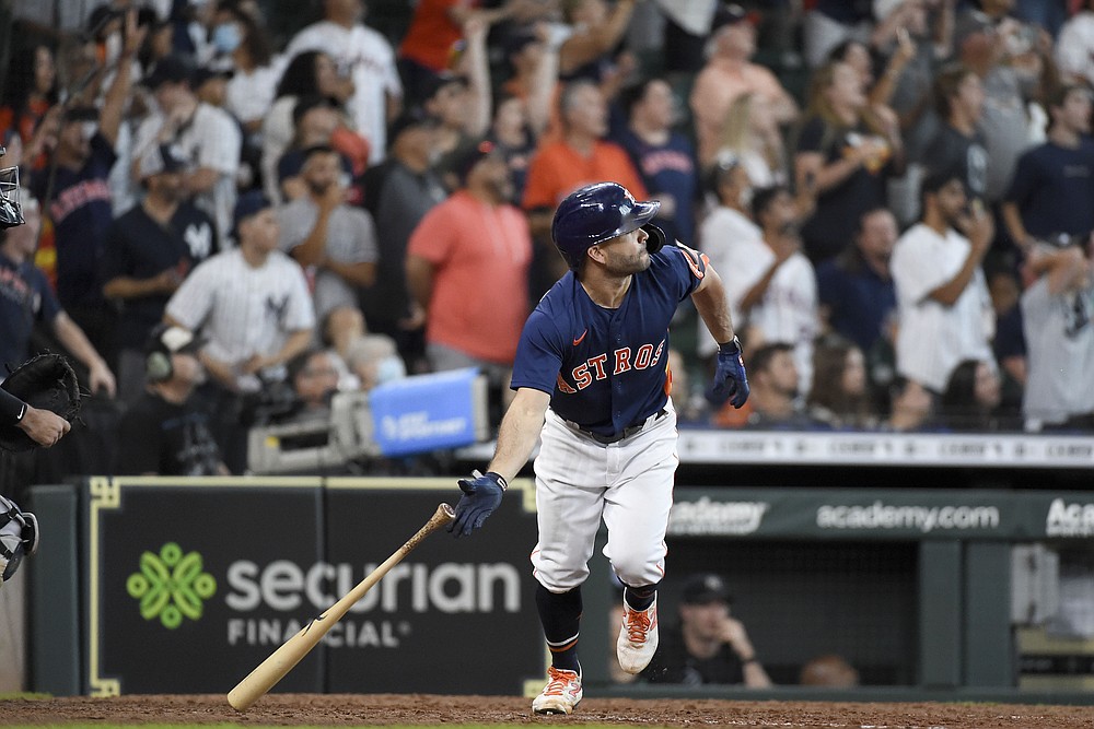 Altuve's clutch HR gives Astros 3-2 lead in testy ALCS; Diamondbacks also  rally late to even NLCS