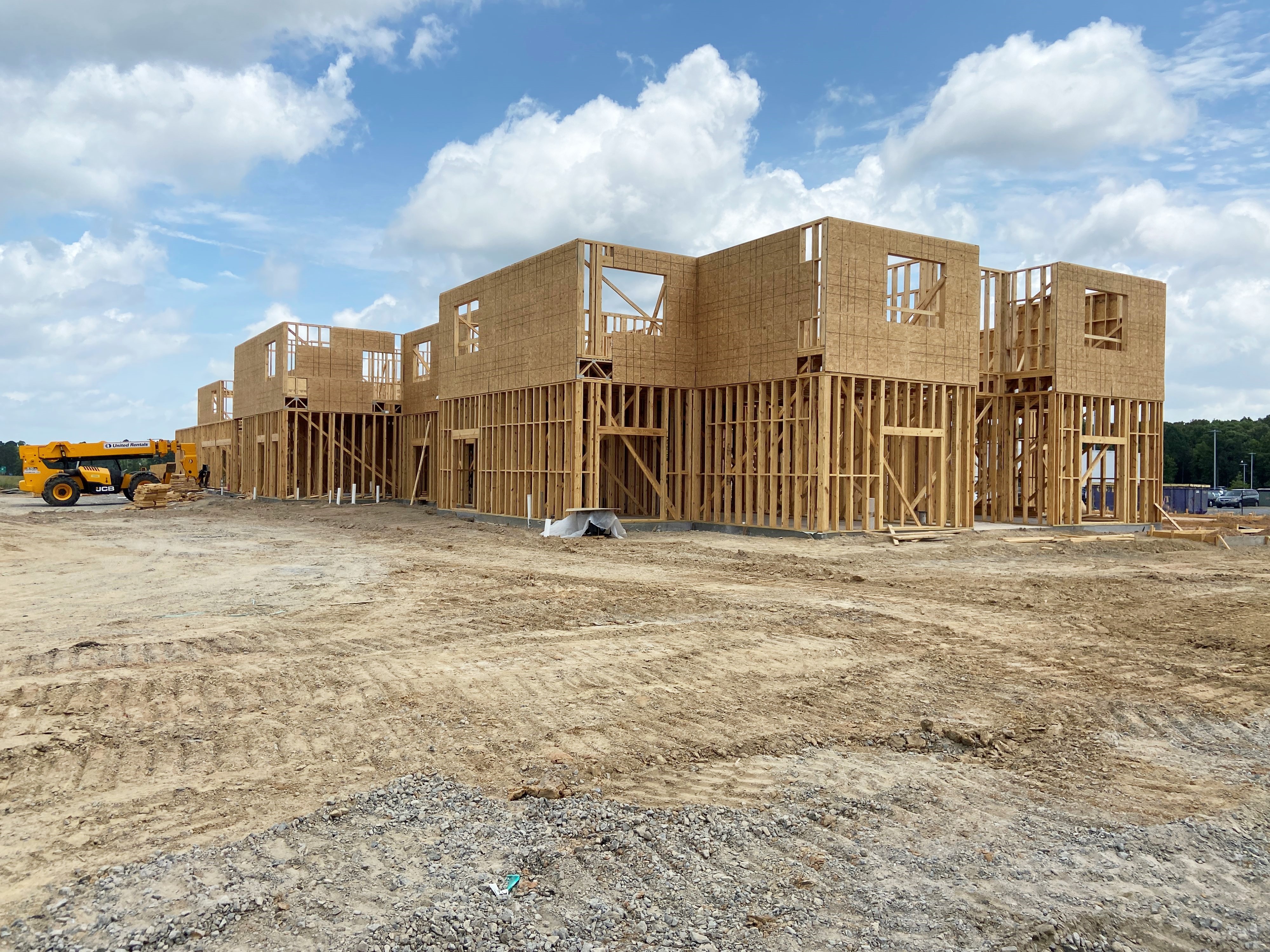Summer weather speeds up building in White Hall