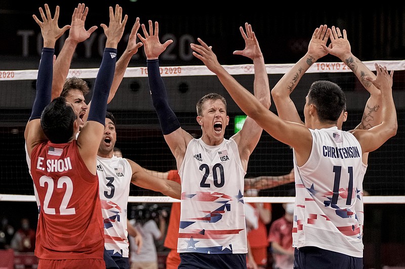 Dad's club leads to bonding for US men's volleyball team