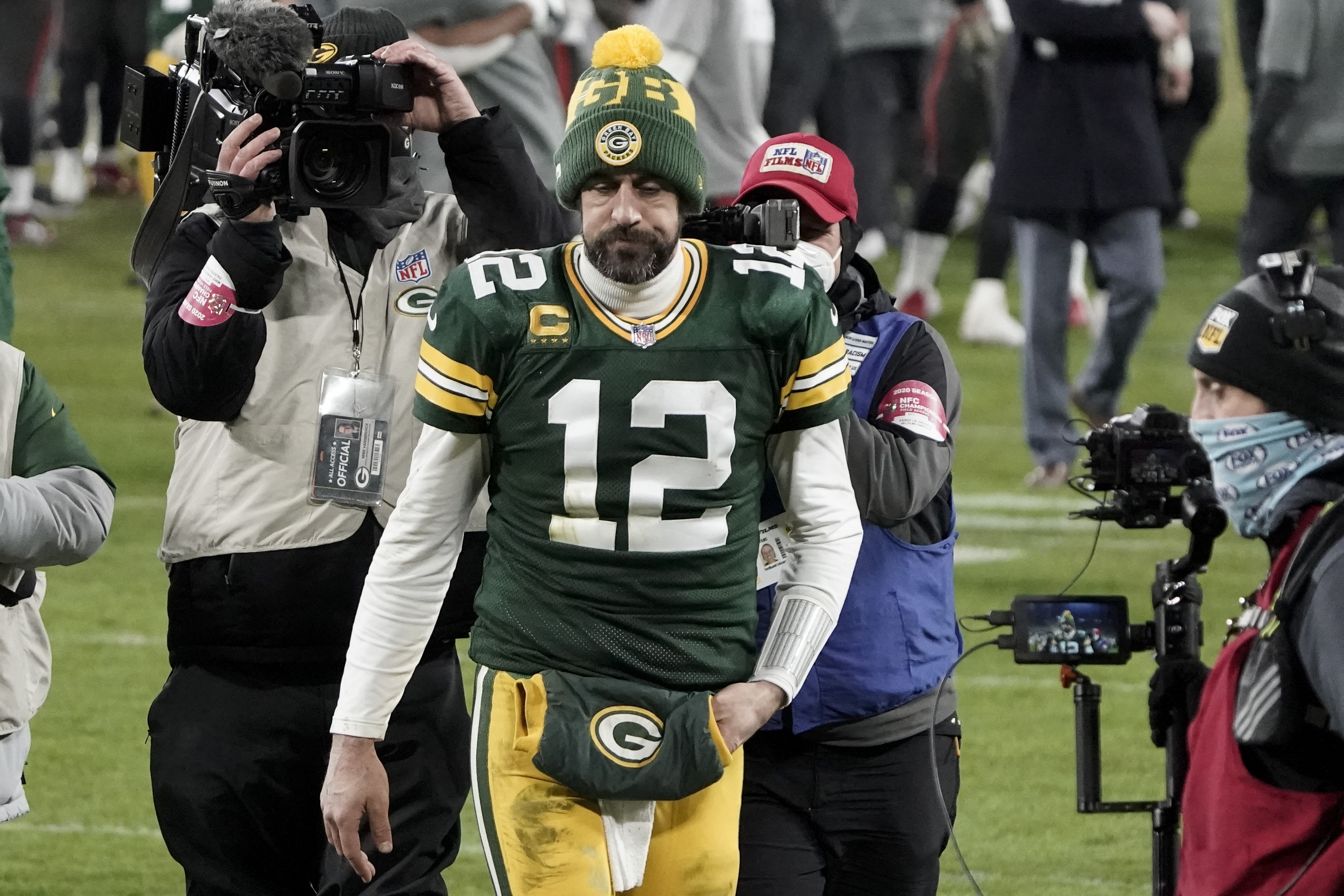 Aaron Rodgers sports 'The Office' T-shirt at Packers camp; Here's