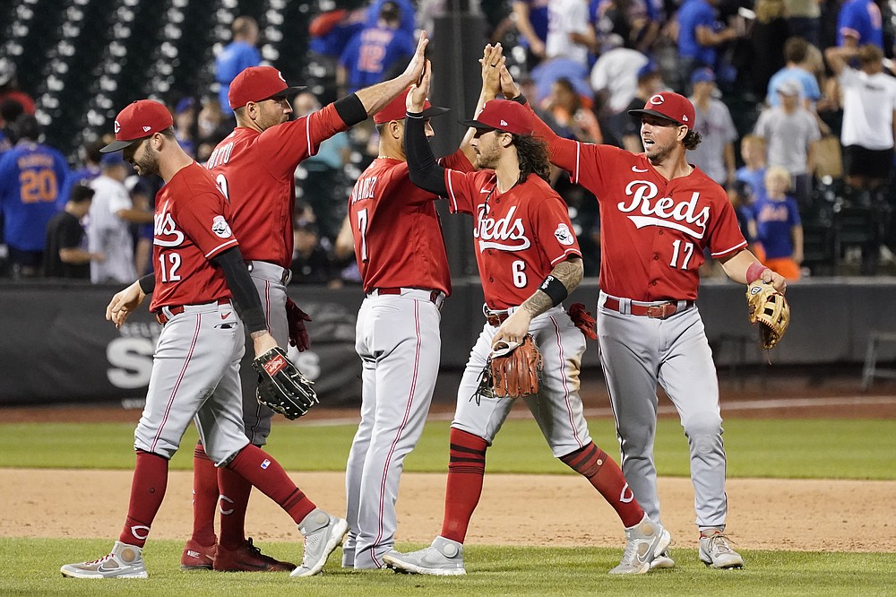 Joey Votto makes triumphant return to Cincinnati, Reds winning streak at 9