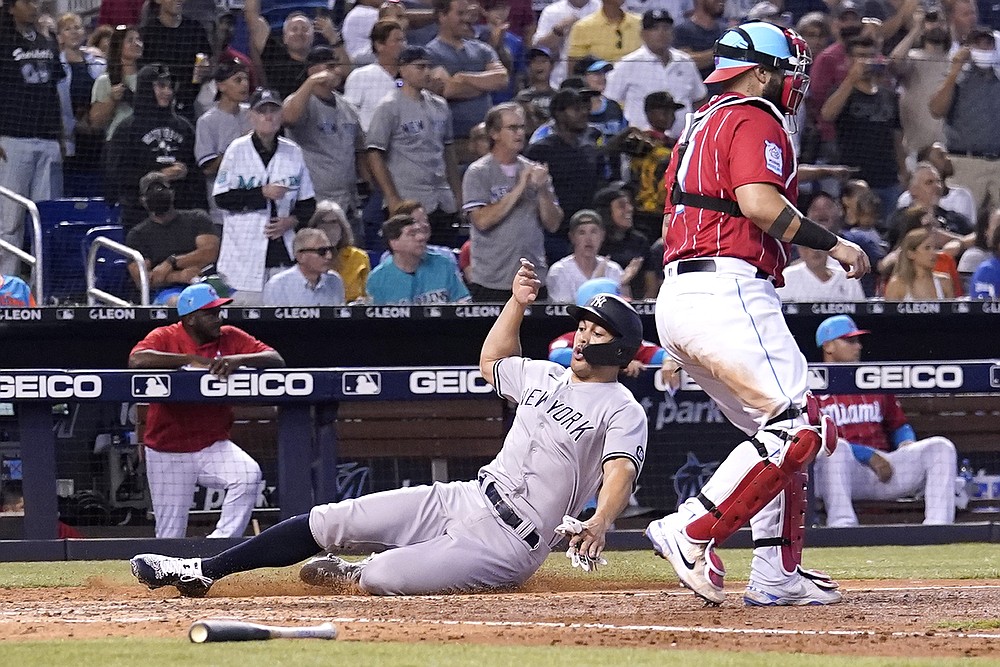 Anthony Rizzo leads late rally as Yankees sweep Marlins