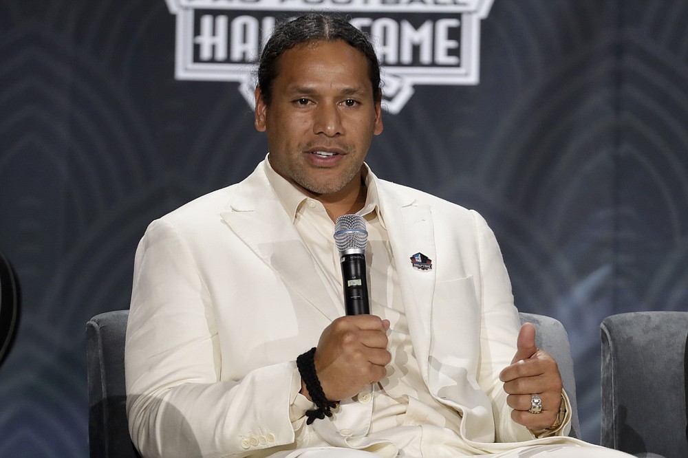 Troy Polamalu tests positive for COVID-19 before HOF induction