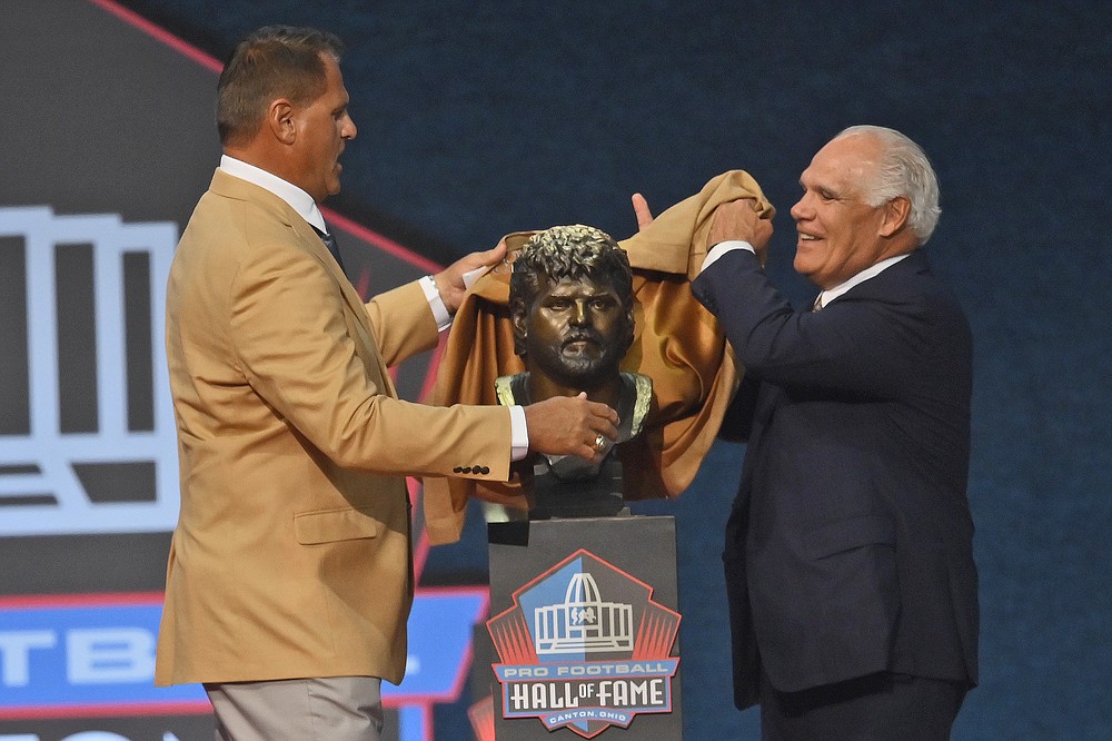 Troy Polamalu, Isaac Bruce heading to Pro Football Hall of Fame – Orange  County Register