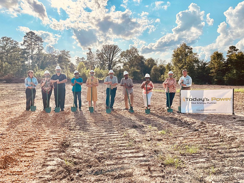 Photo courtesy of Today's Power, Inc. 
Leslie Holloway (Ouachita Electric- FAR LEFT) Joins Mayor Ginger Bailey & Michael Henderson (TPI – FAR RIGHT) and Bearden City Council for groundbreaking