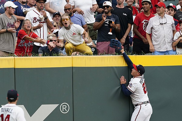 Duvall hits 2-run HR as Smyly, Braves walk past Reds 3-2