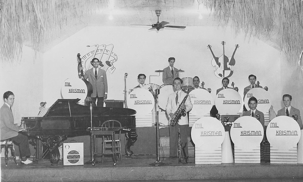 Musée historique de Bella Vista L'orchestre de danse Mil Krisman a joué à Bella Vista à l'été 1941. Krisman porte la veste blanche et tient son saxophone.