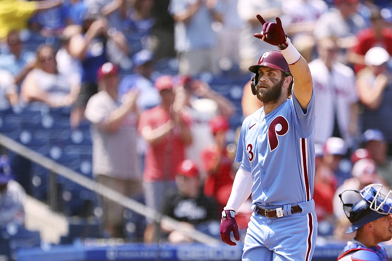 Phillies get relief, edge Dodgers to avoid sweep