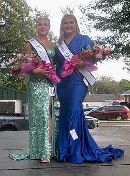 Westside Eagle Observer/SUSAN HOLLAND
Shaelee Jensen and Kaitlyn Loyd pose together after being crowned Miss Teen Gravette 2021 and Miss Gravette 2021 at Saturday night's Gravette Day pageant. Shaelee is a sophomore at Gravette High School and Kaitlyn is a graduate of the Career Academy of Hair Design.