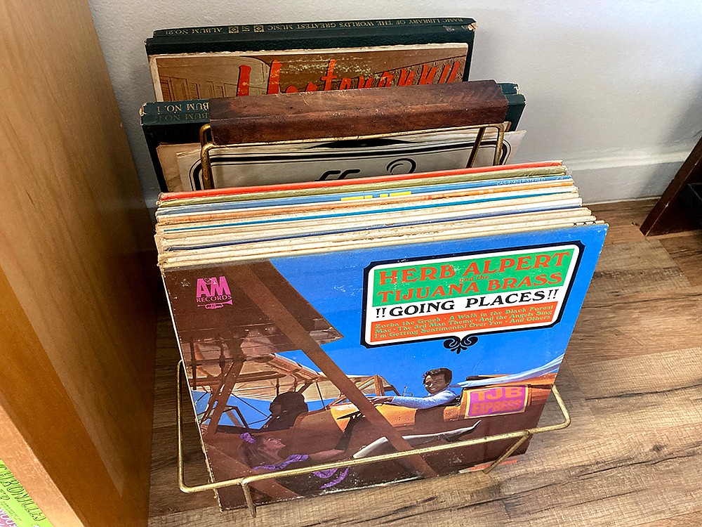 Holts Summit bookstore reopens to give new life to books, media