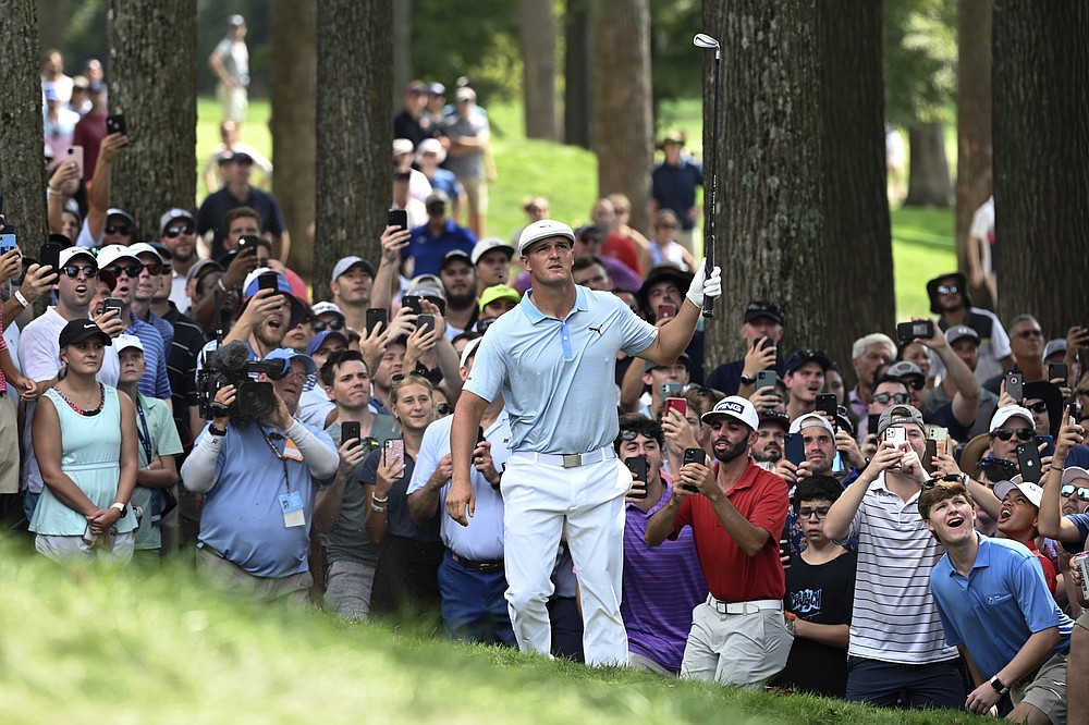 DeChambeau empató tras un esfuerzo incorrecto