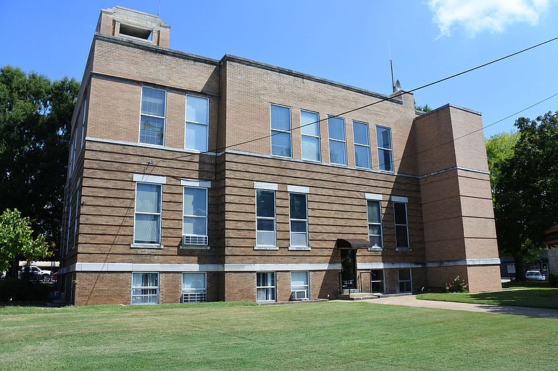 The Franklin County Courthouse in Ozark as seen on Friday. 
(NWA Democrat-Gazette/Thomas Saccente)