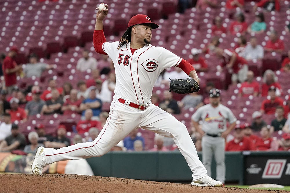 Phillies' Nick Pivetta pitches a complete game as Cincinnati Reds lose 3rd  in a row