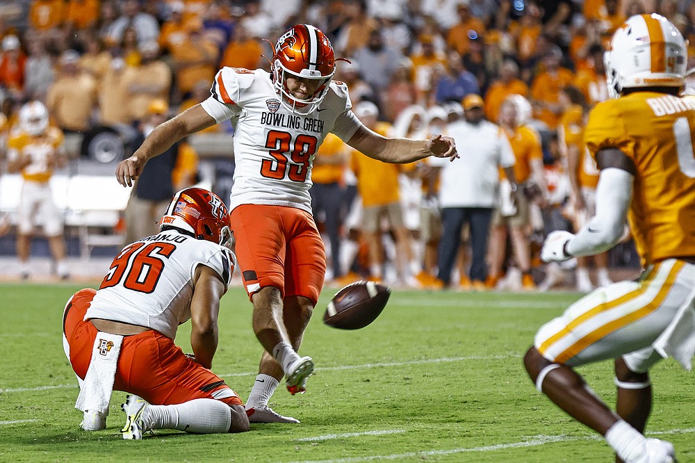 Tennessee rolls in Heupel's debut