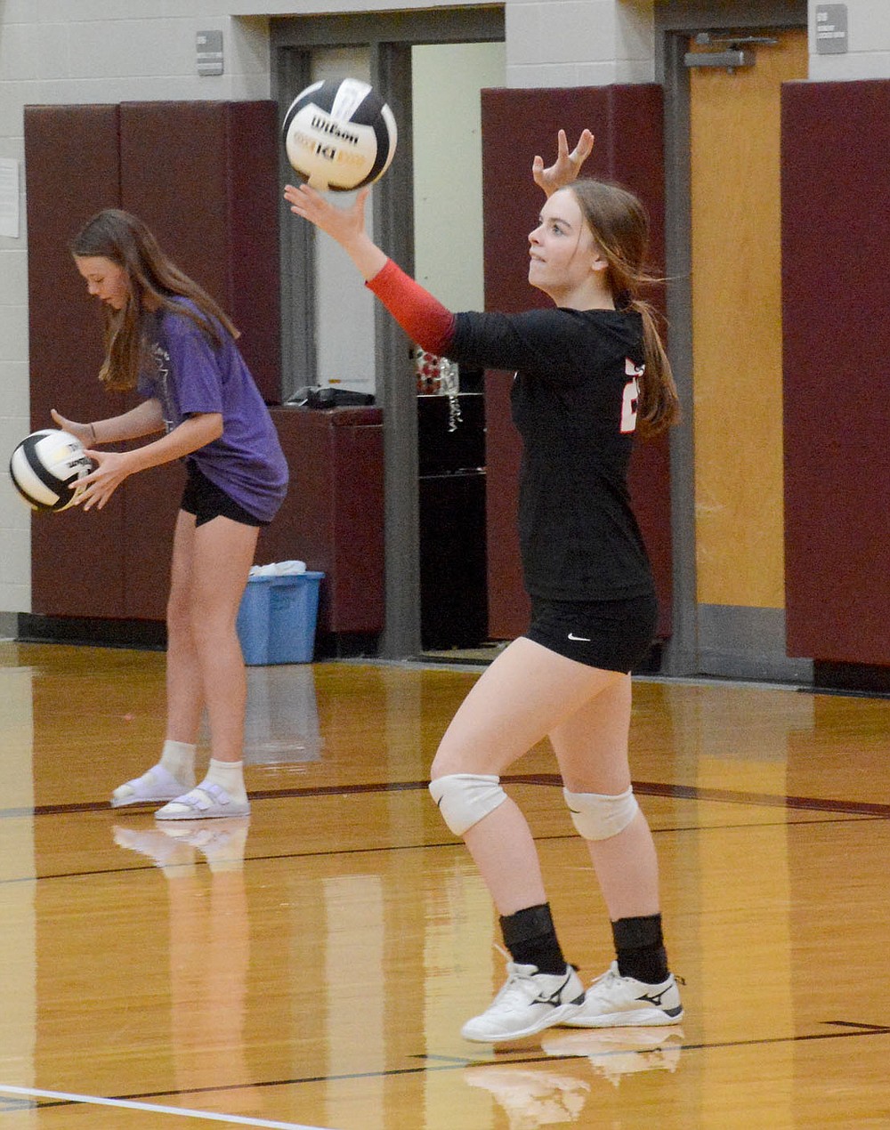 Graham Thomas/Herald-Leader
Pea Ridge sophomore Leah Telgemeier gets ready to serve Thursday at Siloam Springs.