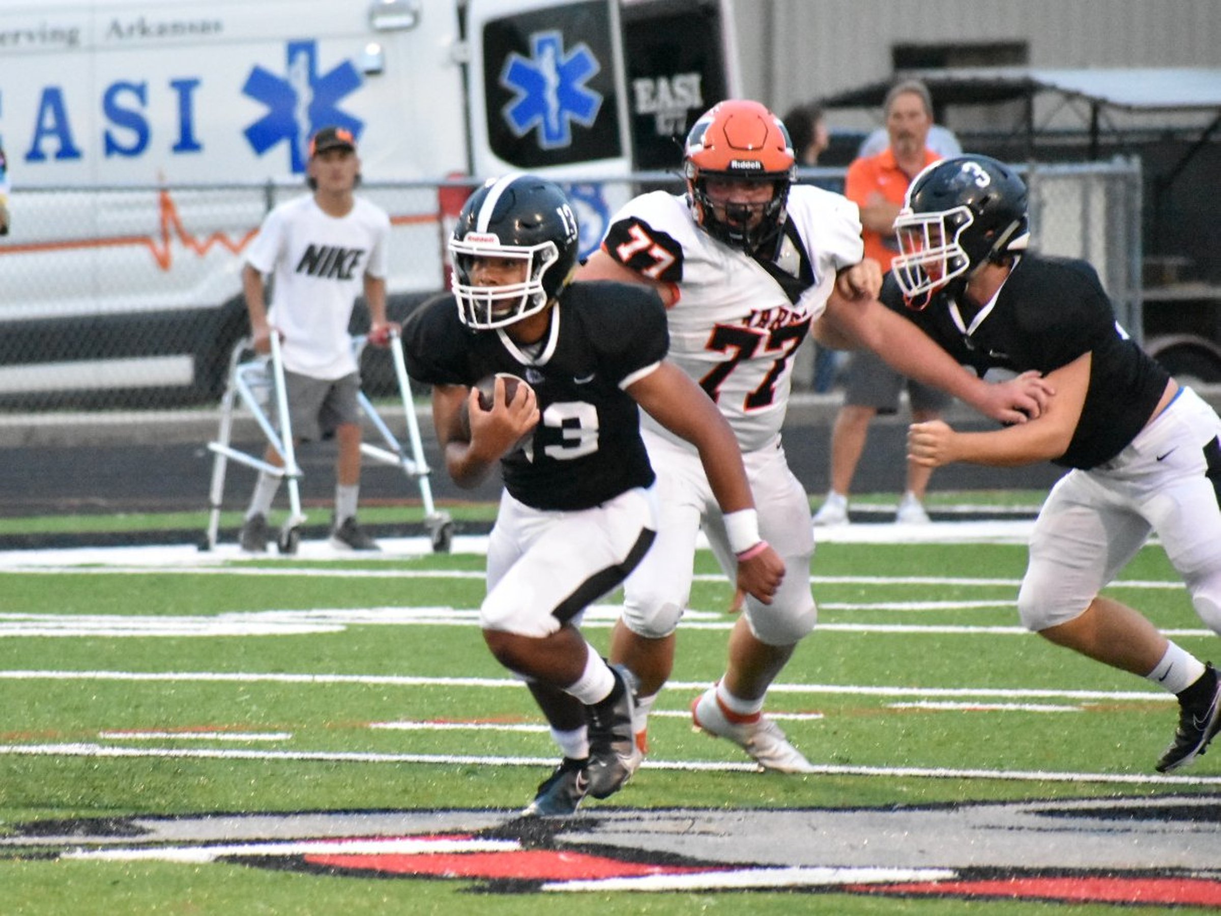 White Hall wallops Warren, 35-0