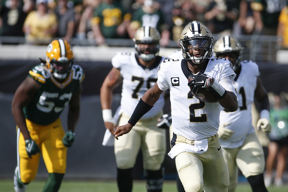 Displaced Saints pound Packers behind Winston