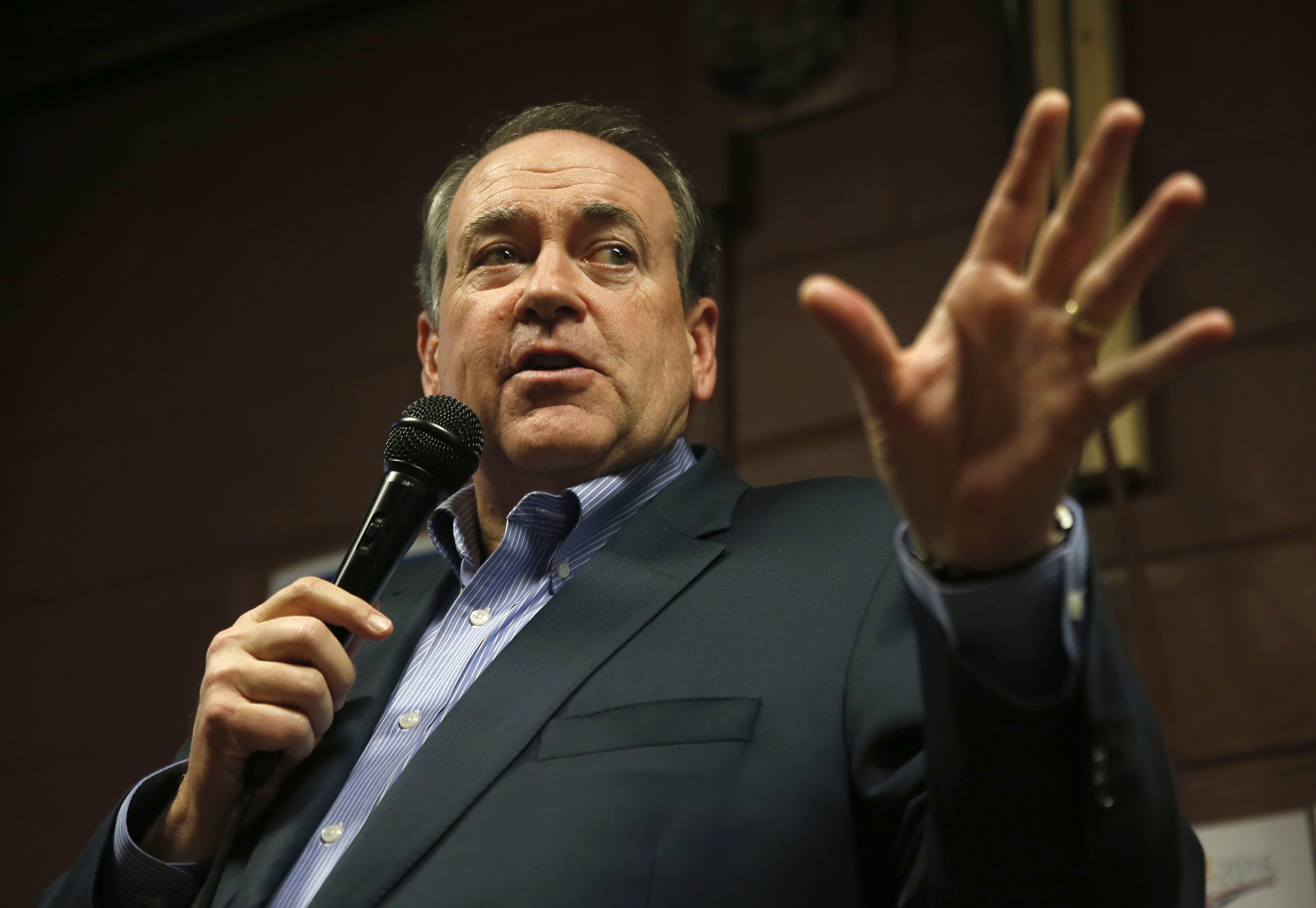 Arkansas Democratic Black Caucus objects to choice of former Gov. Mike Huckabee to speak at MLK Jr. event - Vimarsana News