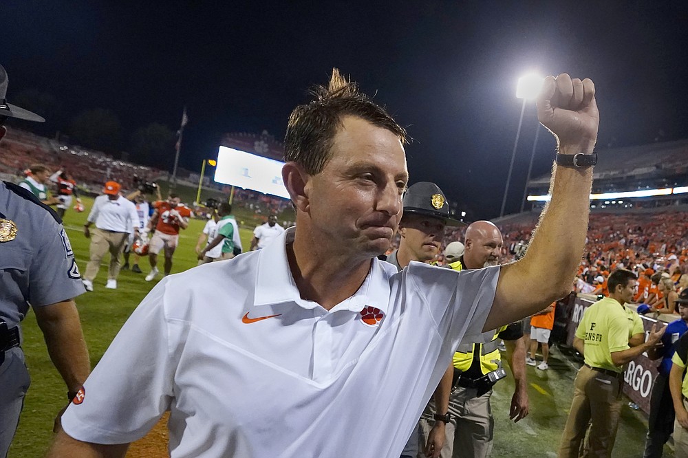 Clemson s Offense Struggling To Score