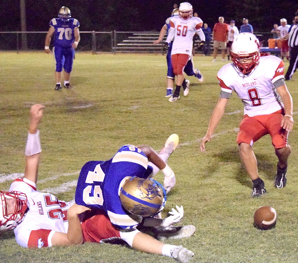 Bulldogs varsity loses to strong Mustangs offense, junior high team