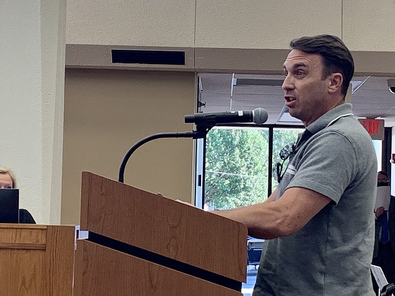 Allen Wright of Rogers speaks to the board concerning the district's covid-19 mask mandate Tuesday at a Rogers School Board meeting. (NWA Democrat-Gazette/Mary Jordan)