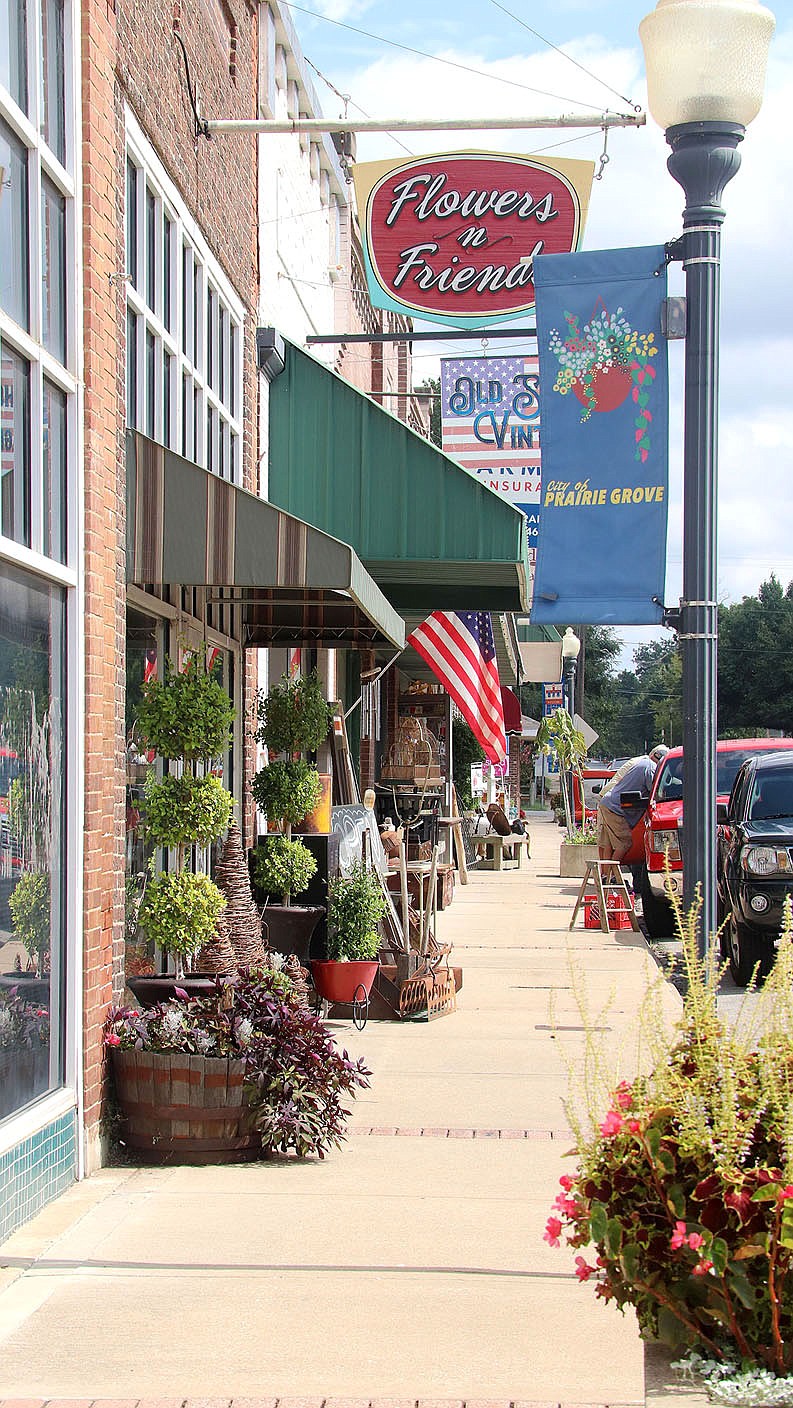 LYNN KUTTER ENTERPRISE-LEADER
Shops in downtown Prairie Grove benefit from the extra people coming into town for the Junk Ranch and Junk at the Mill.