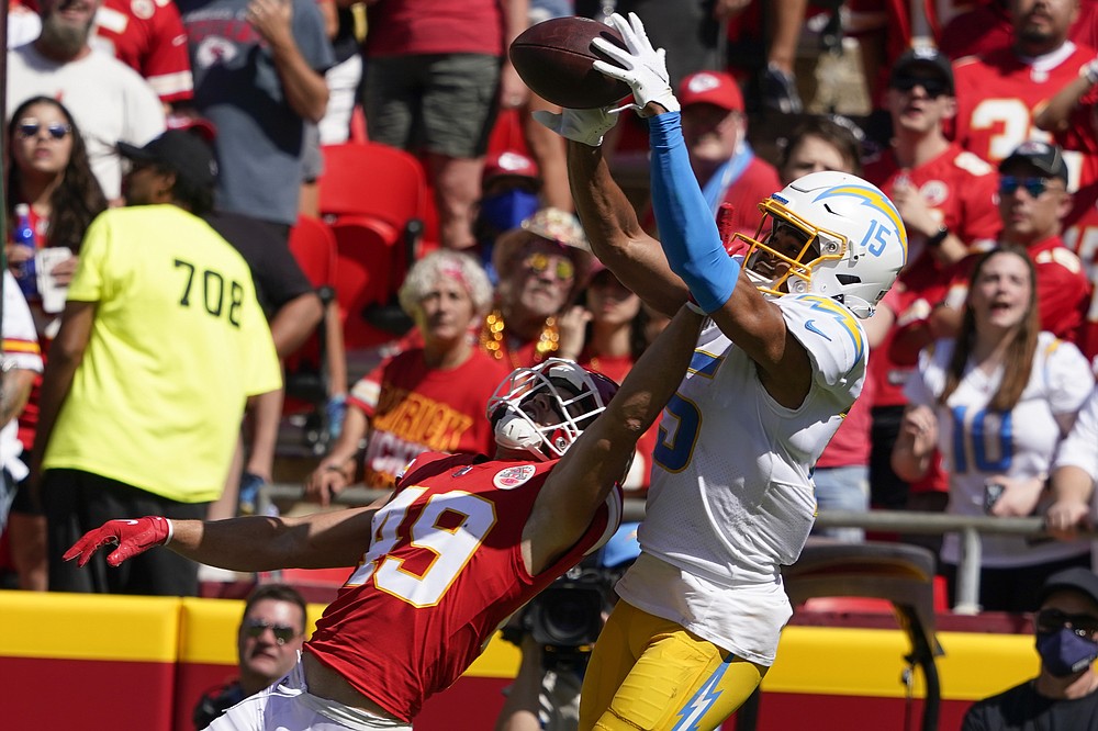 Chargers gamble, drive back Chiefs