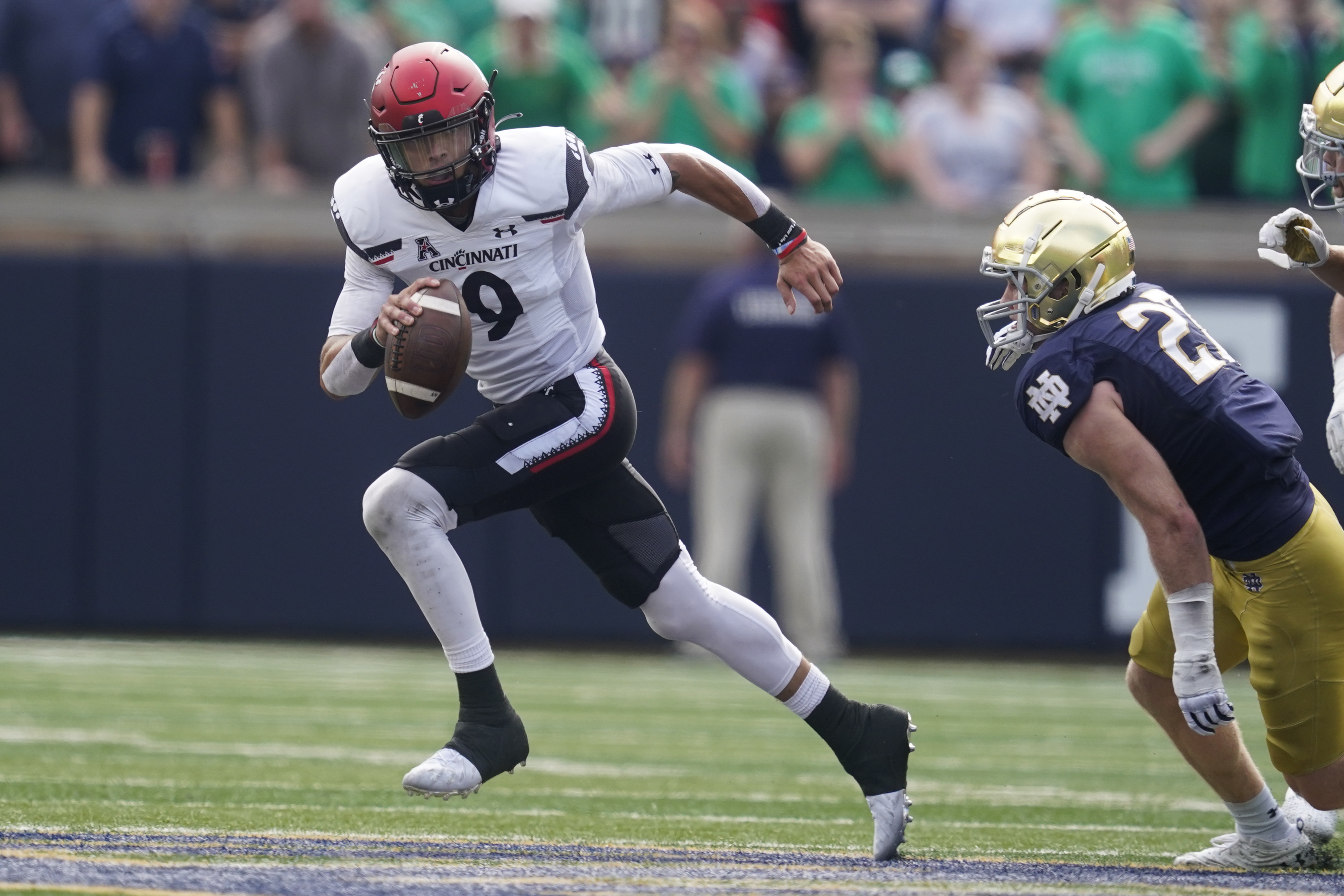 Cincinnati's hope for an Ohio State upset rests with QB Desmond