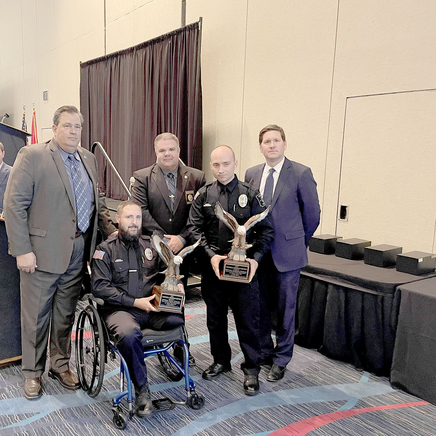 Prairie Grove officers awarded for heroic efforts - Vimarsana News