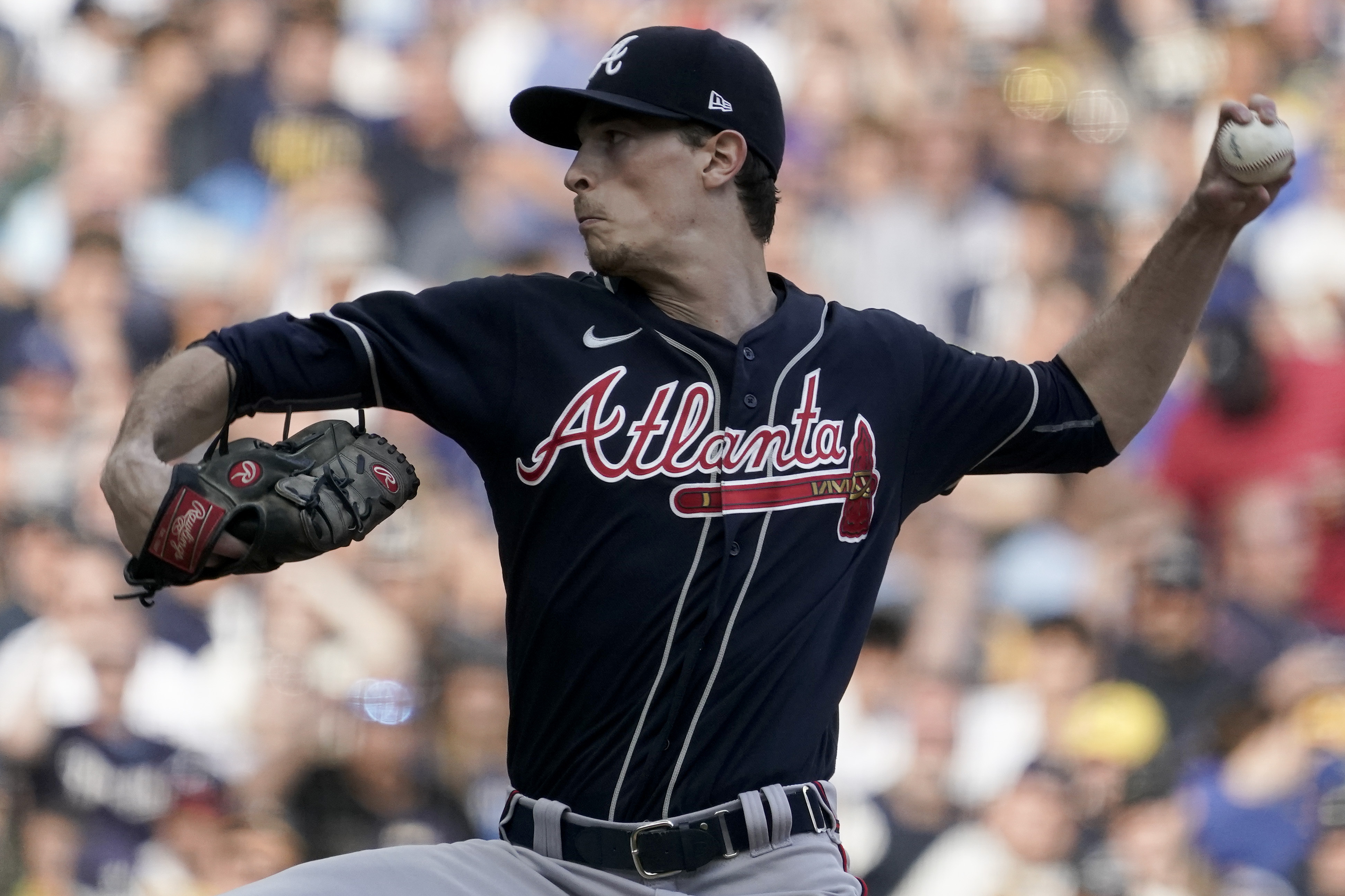 Atlanta Braves relief pitcher Luke Jackson throws during the sixth