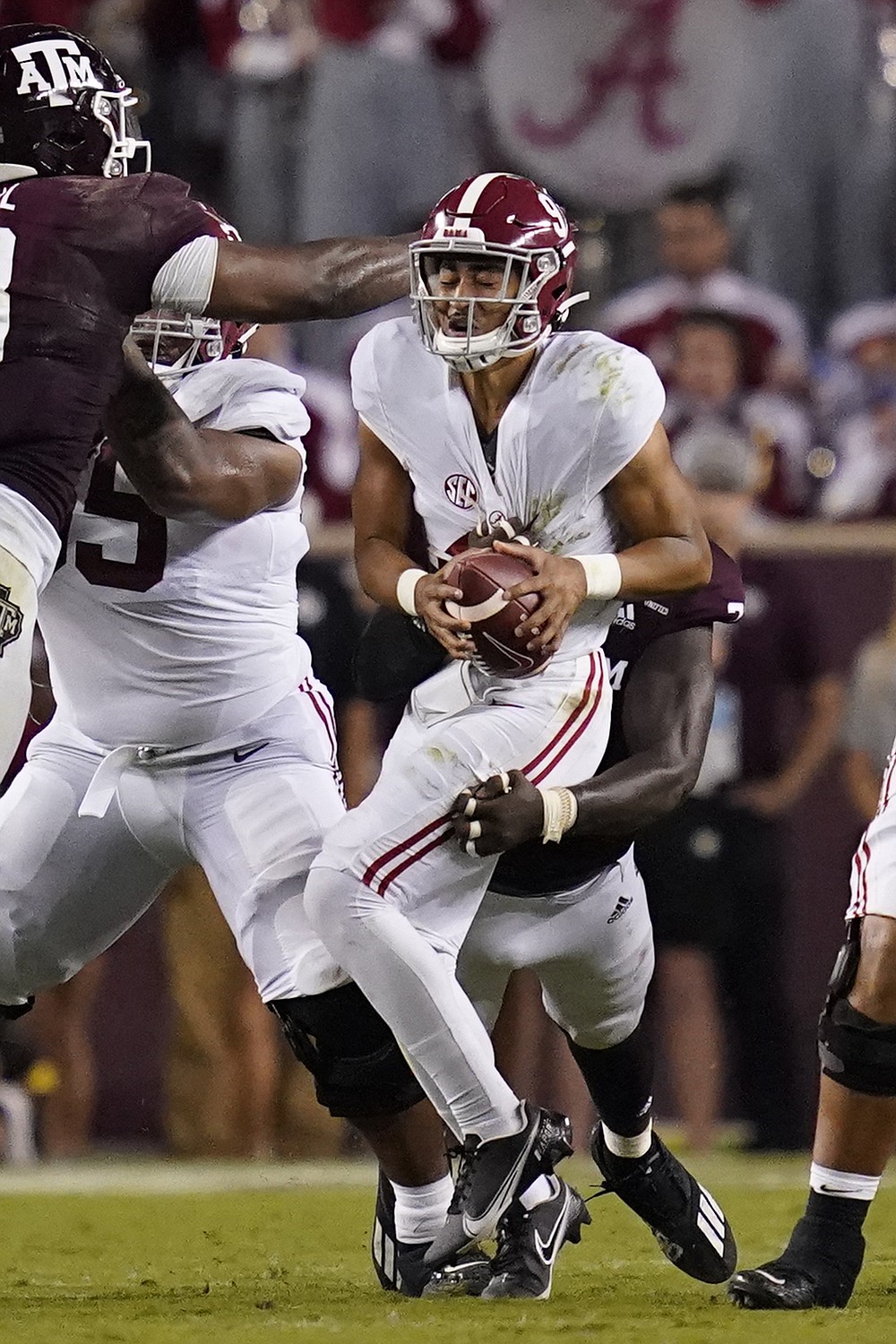 Texas A&M tight end Jalen Wydermyer (85) celebrates with Isaiah