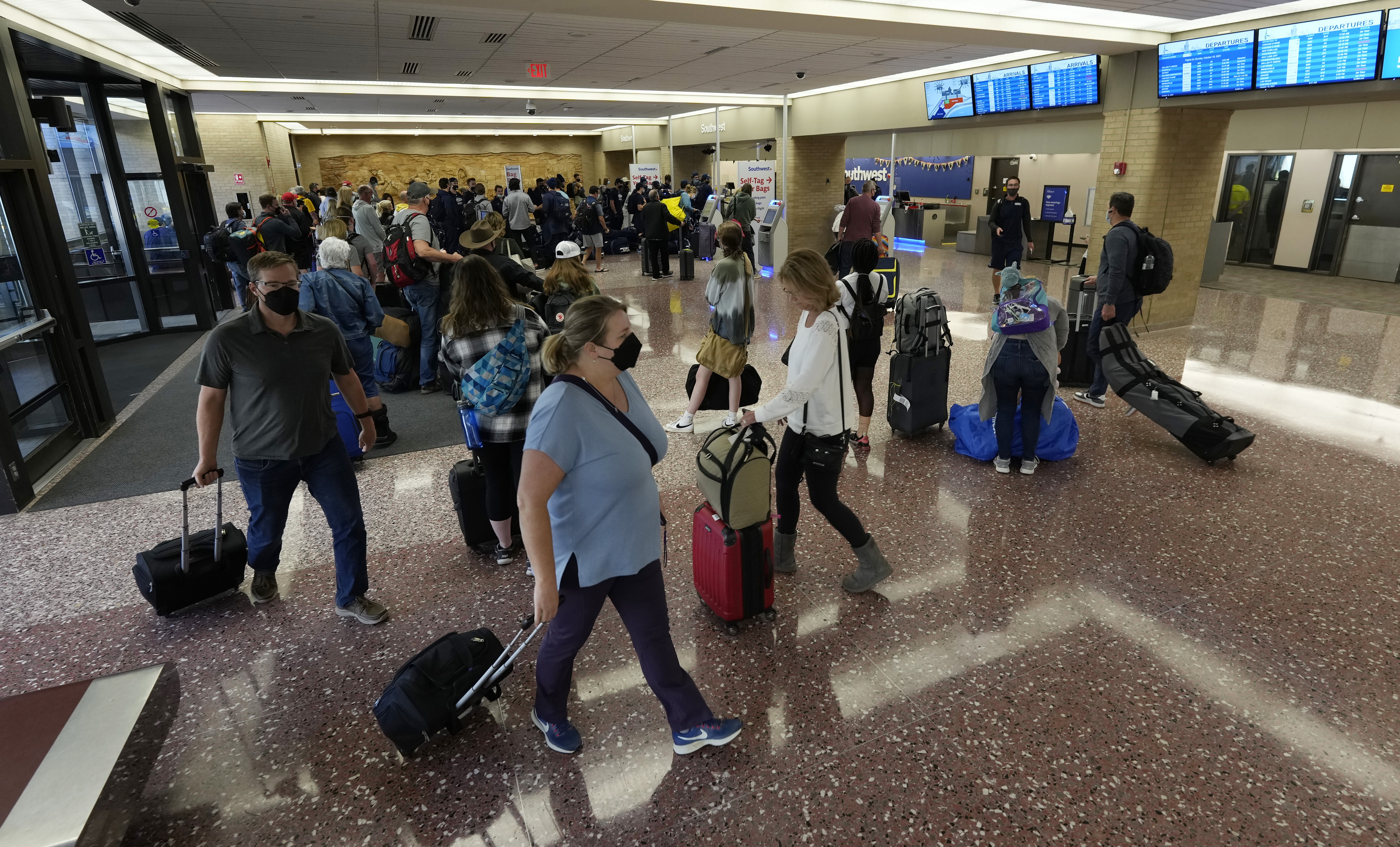 3rd day of turbulence stalls Southwest flyers - Vimarsana News