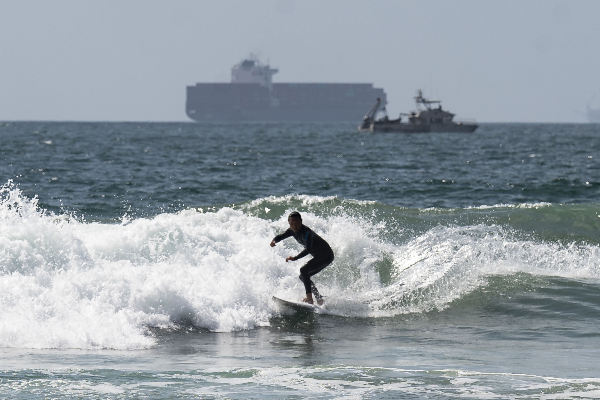 'Surf City USA' beach reopens after fuel spill - Vimarsana News