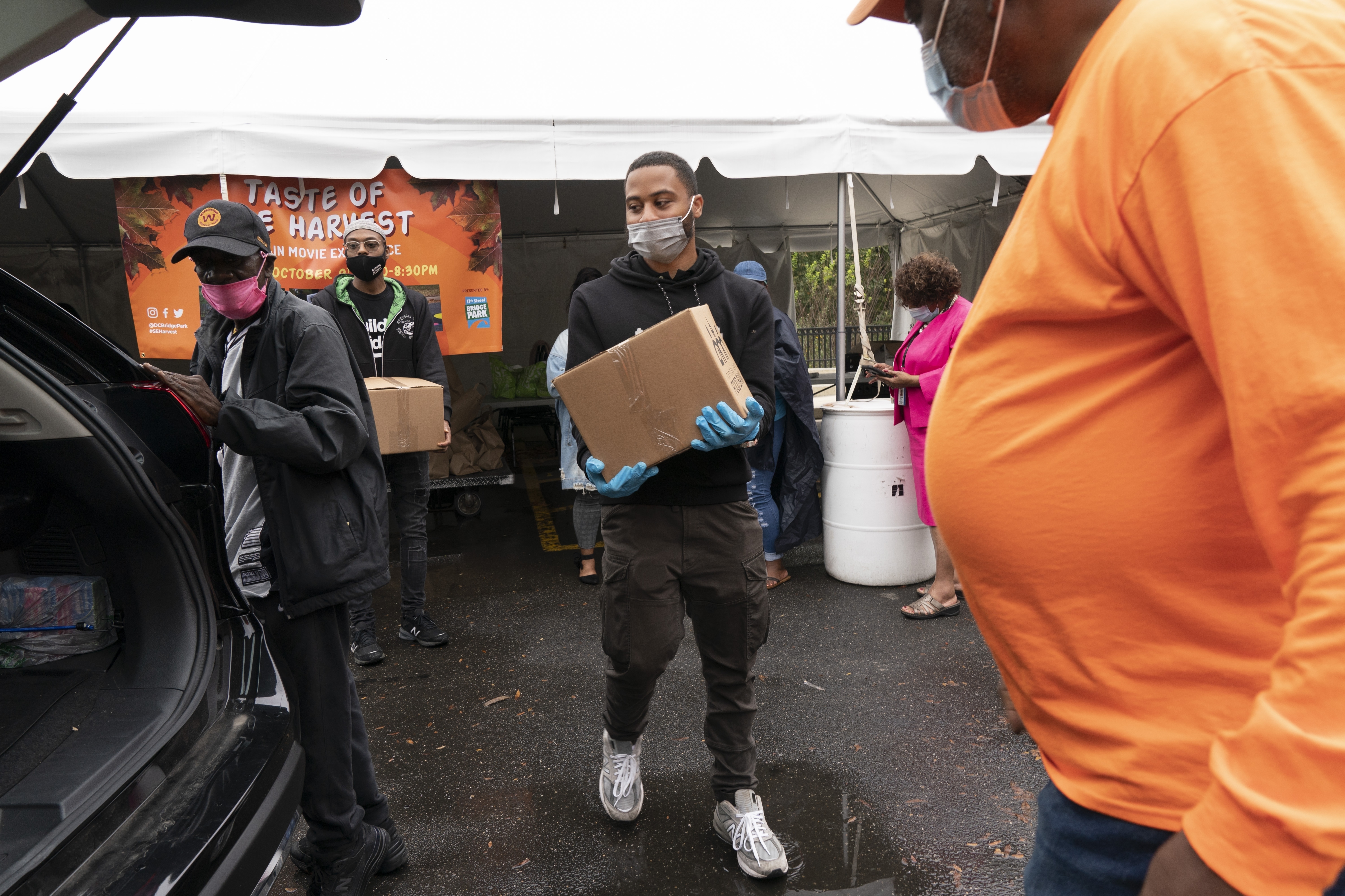 Fewer in U.S. turn to food banks, but millions still in need - Vimarsana News