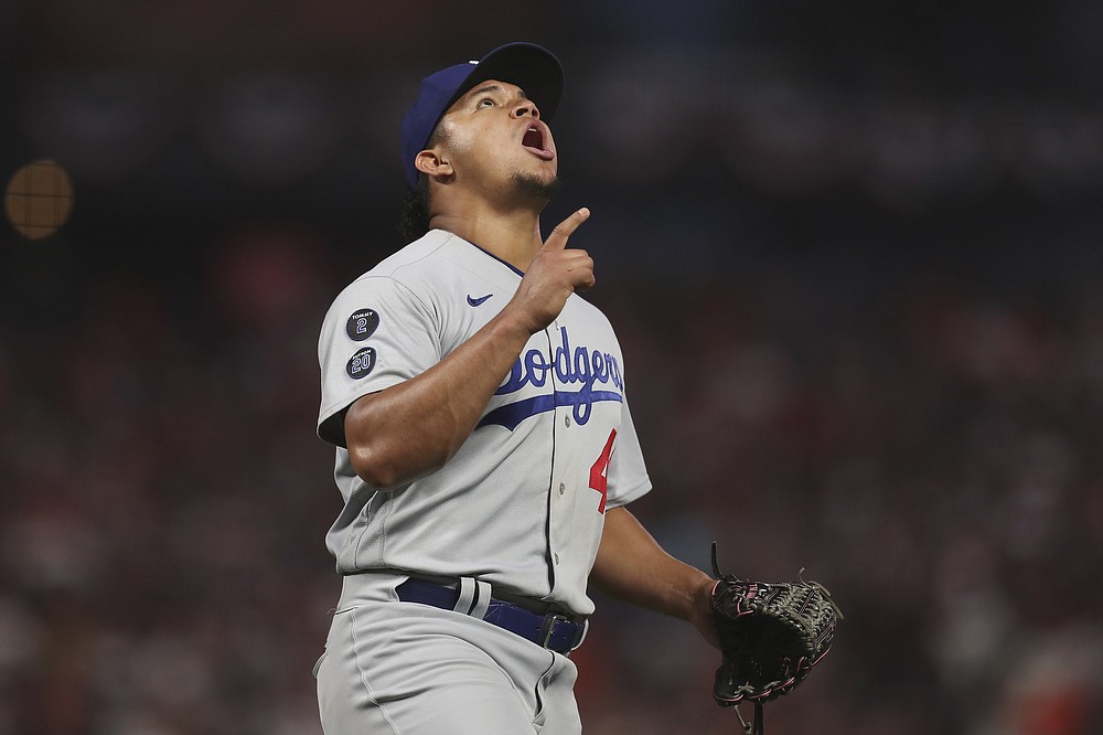 NLDS Game 5 thriller ends with controversial call and Dodgers win