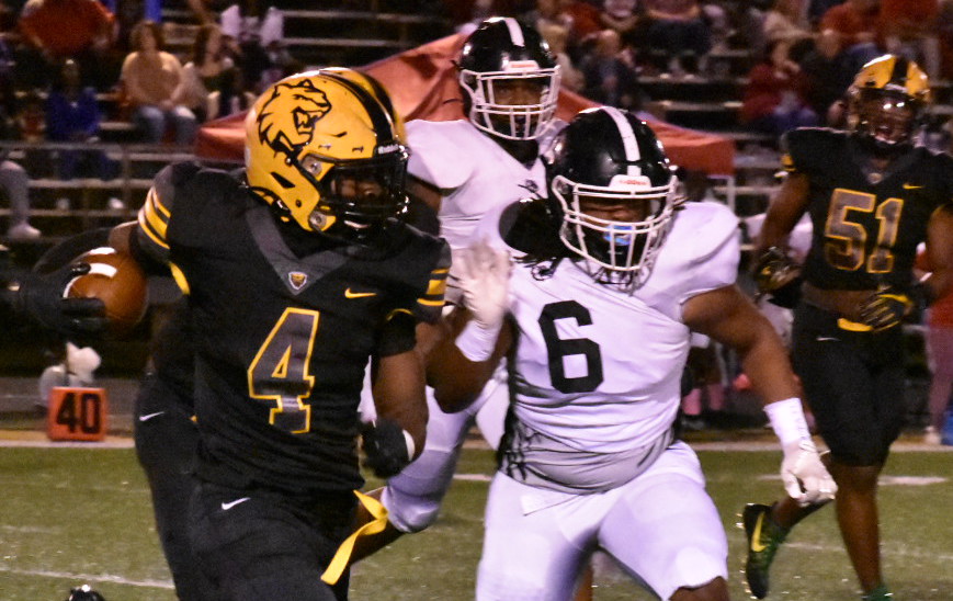Cain rumbles for 4 TDs as White Hall conquers Watson Chapel, 42-14
