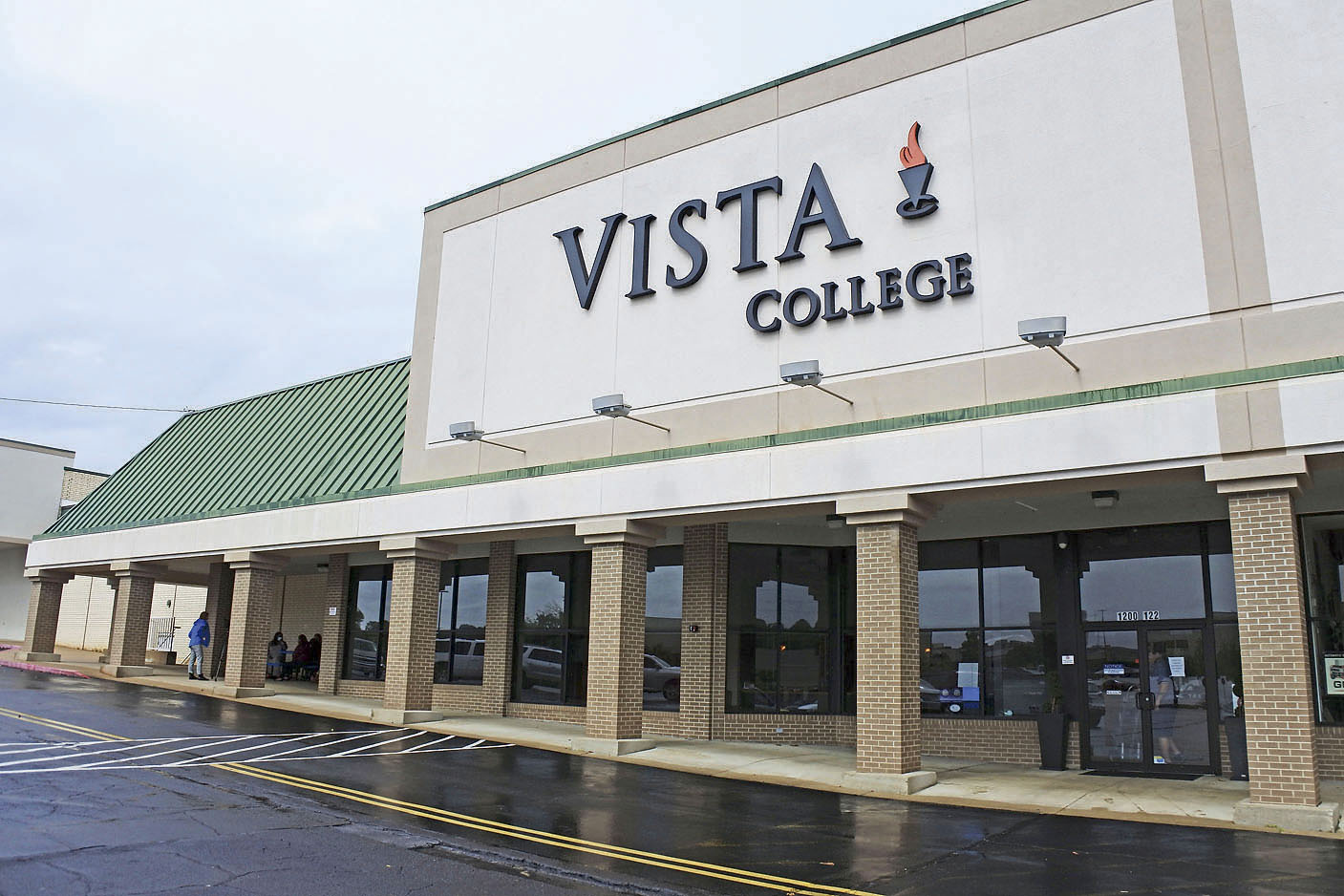 Vista College closes its doors - Vimarsana News