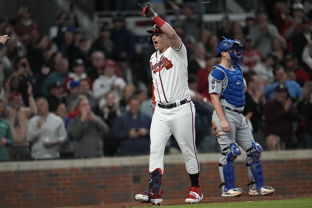 Braves walk off with 2-0 NL lead