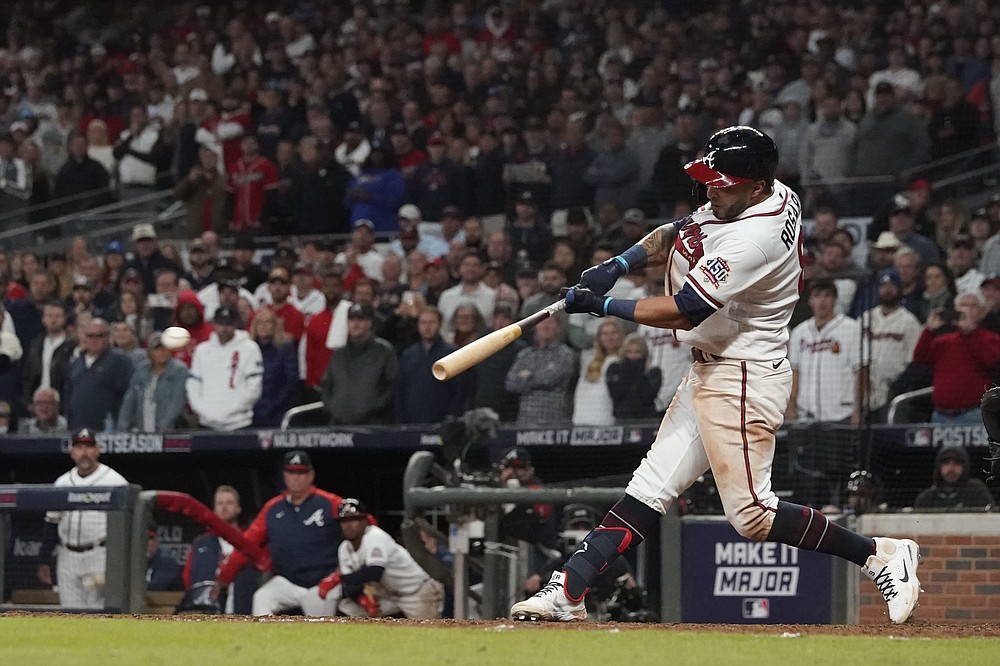 Eddie Rosario's walk-off hit puts Braves up 2-0 on Dodgers in NLCS