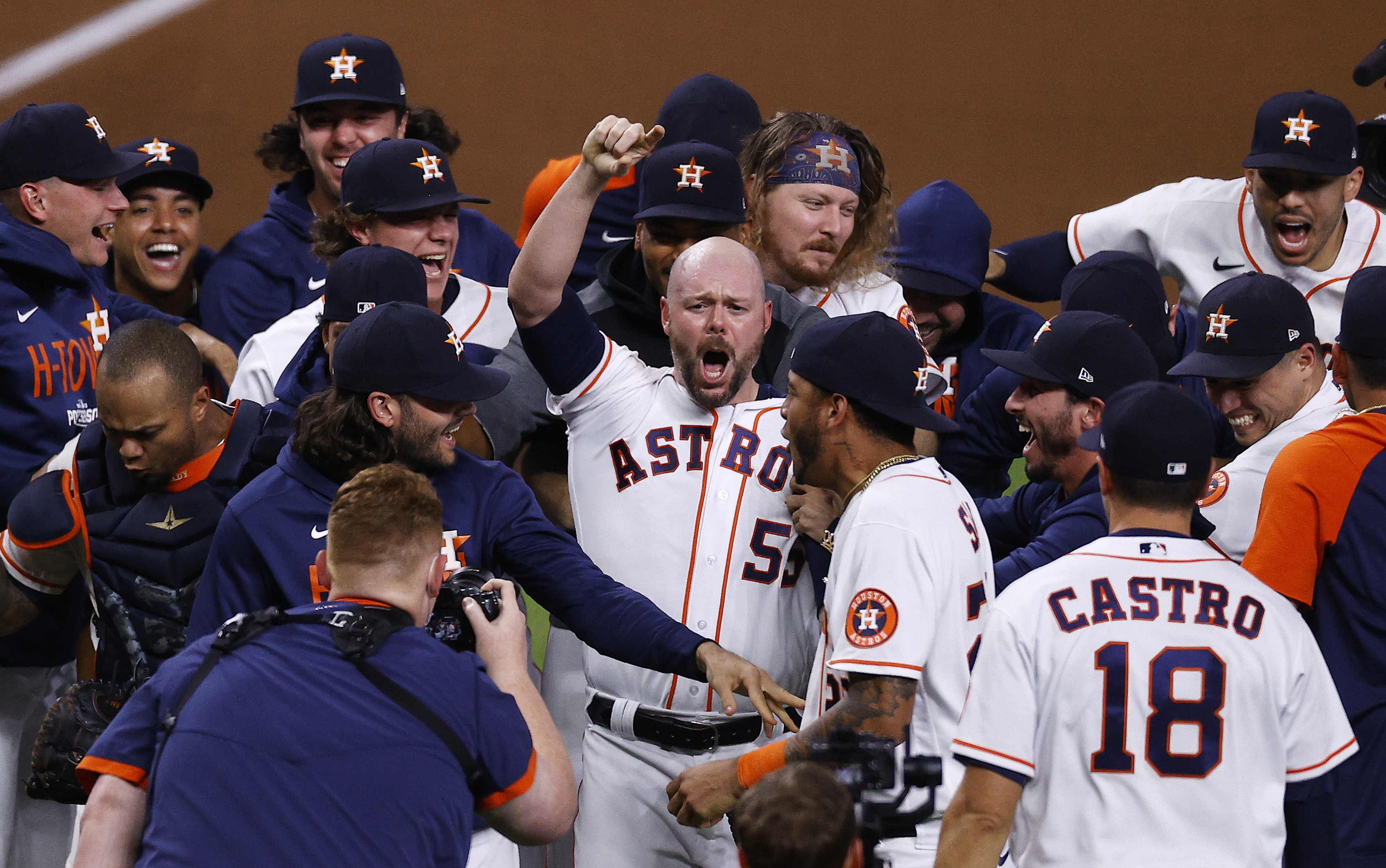 Astros headed to World Series after beating Red Sox 5-0