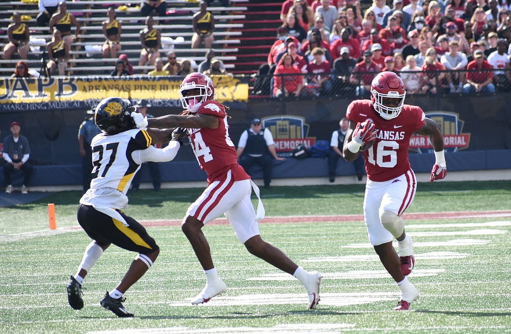 WholeHogSports - Capital gains: Hogs put away UAPB with big plays early