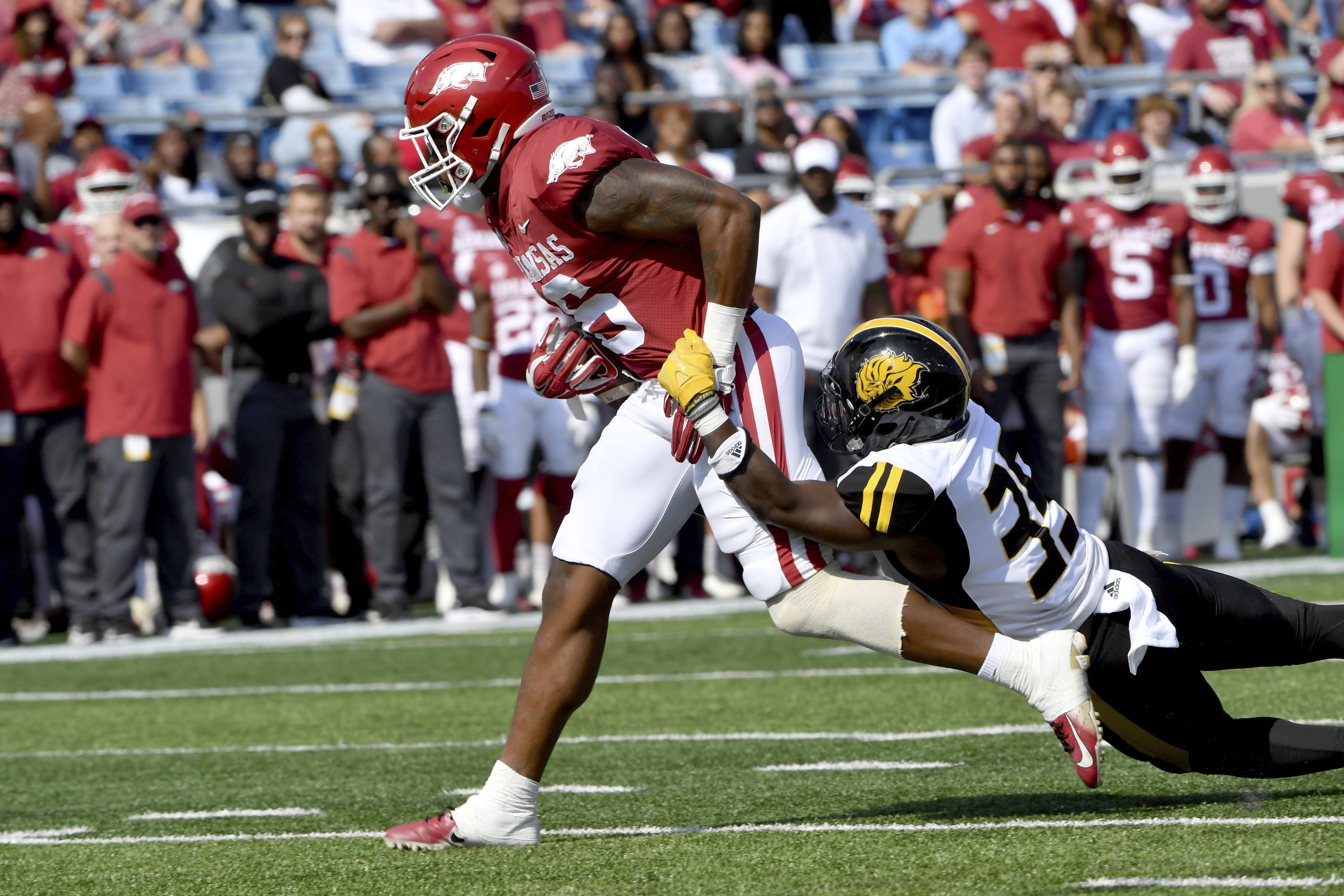 Jefferson throws 4 TD passes in Razorbacks' 45-3 romp - Vimarsana News