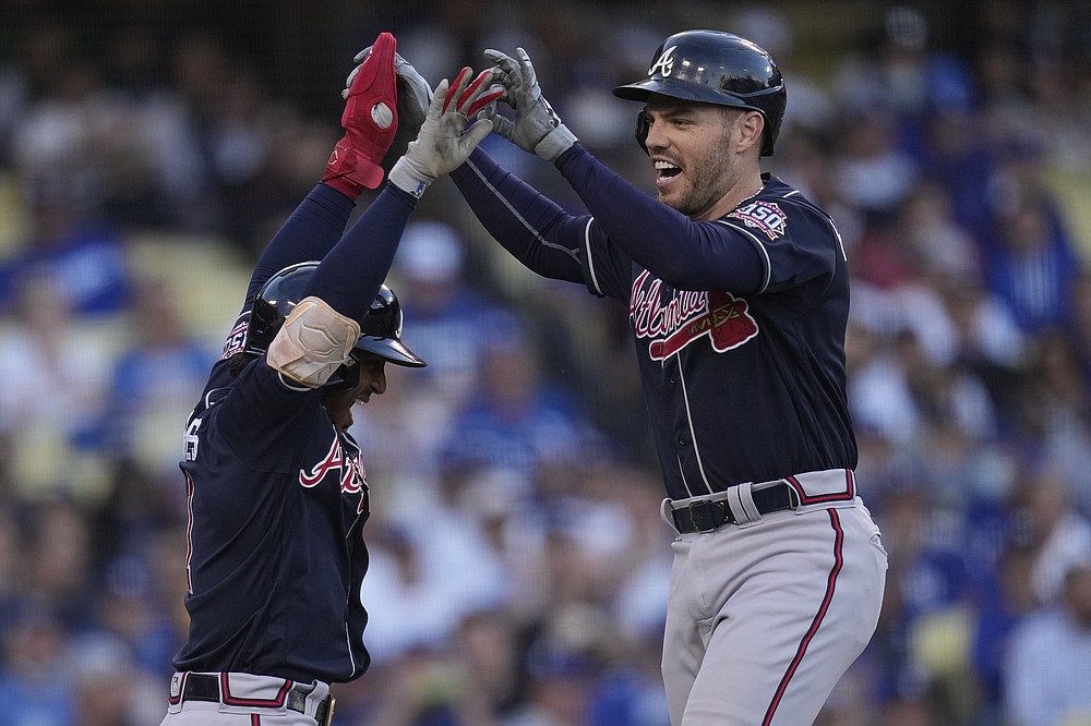 Gurriel brothers relish first-ever on-field meeting 