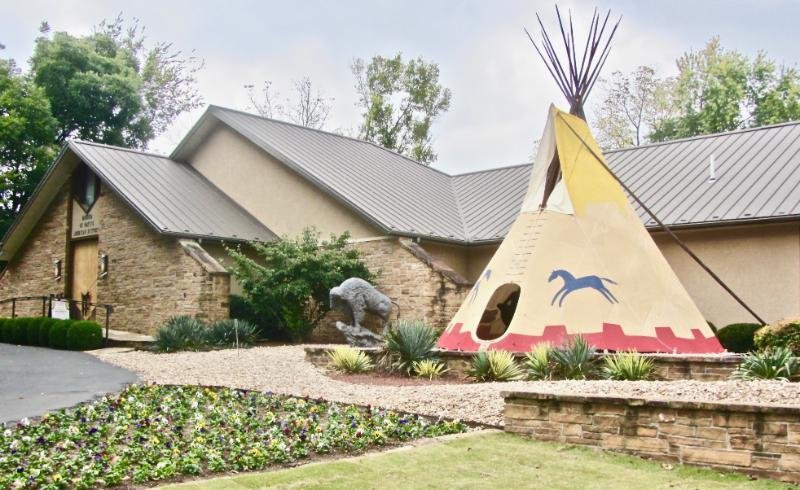 ARKANSAS SIGHTSEEING: Museum of Native American History hosts a trove of indigenous artifacts in Bentonville - Vimarsana News