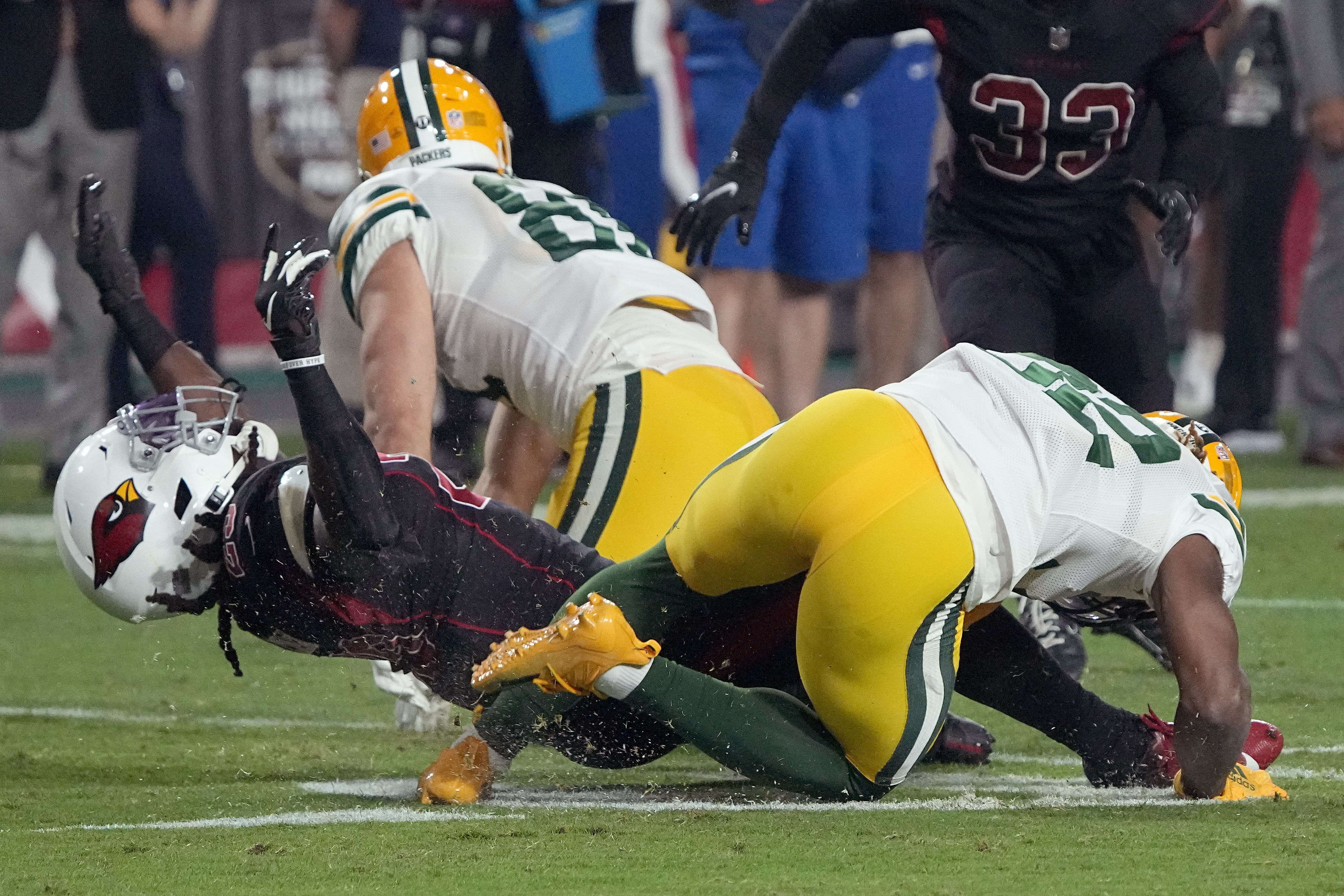 Late interception wins it for Packers, 24-21 over Cardinals