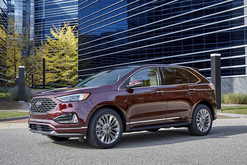 Built to excite, the 2021 Ford Edge and performance-oriented Edge ST add smart new technologies, including a new standard largest-in-class 12-inch size center screen, all-new SYNC® 4A with connected built-in navigation and cloud connectivity with conversational voice recognition, plus refinements to Edge’s interior and exterior design. Photo courtesy of Ford Motor Co.