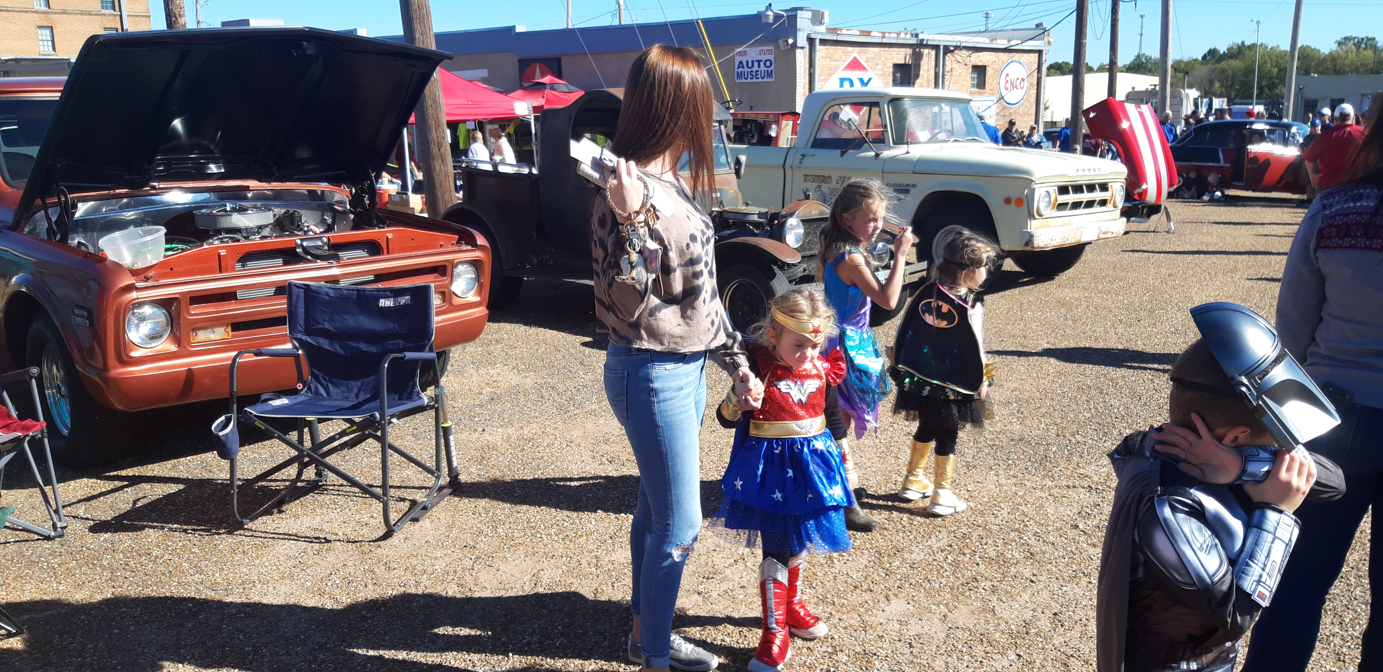 Festival, car show draw large crowd to downtown Texarkana - Vimarsana News