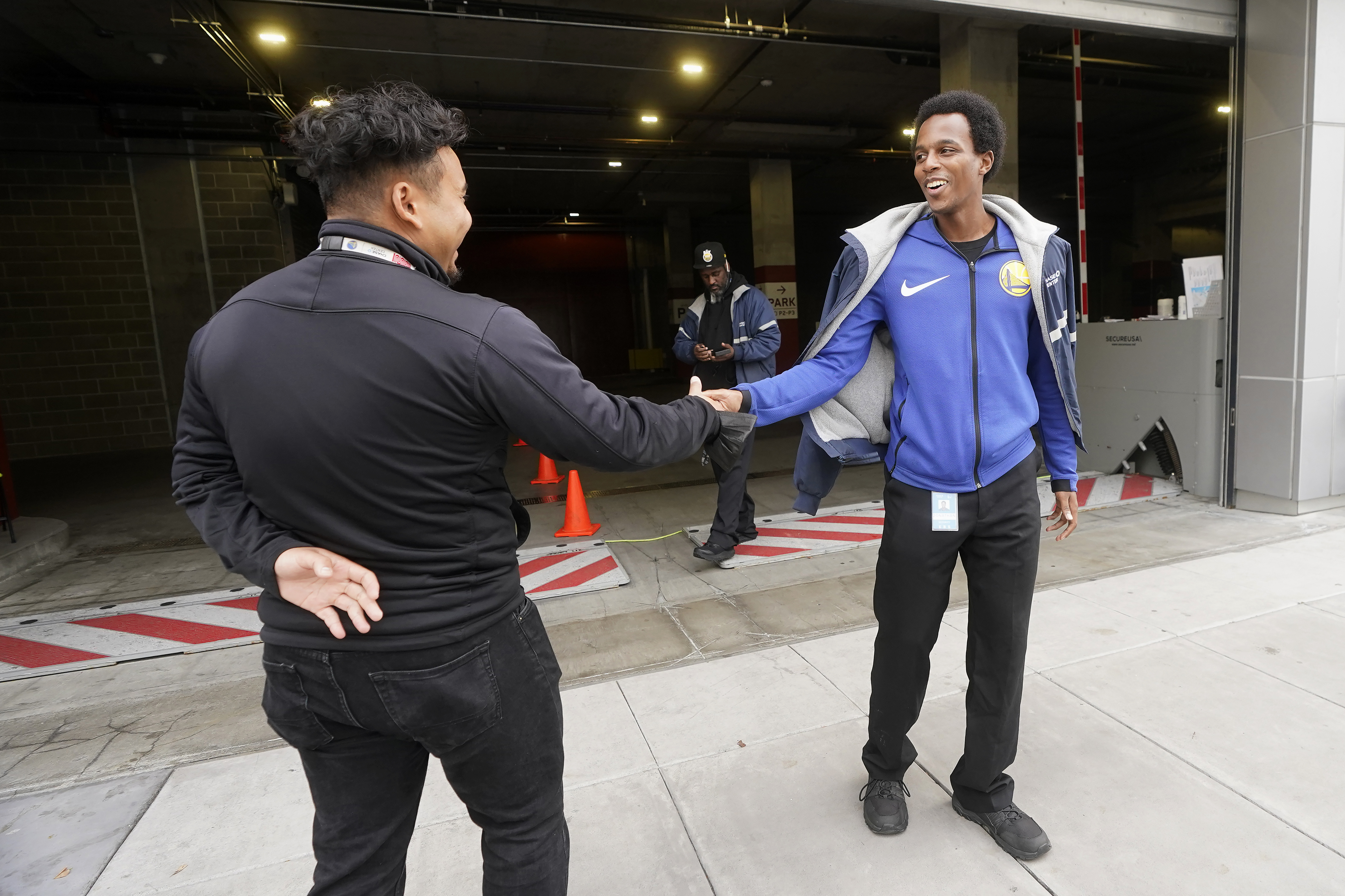 Warriors give security guard G League tryout - Vimarsana News